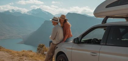 Voyager en couple quand l’un aime l’aventure et l’autre le confort : trouver le bon compromis en road trip